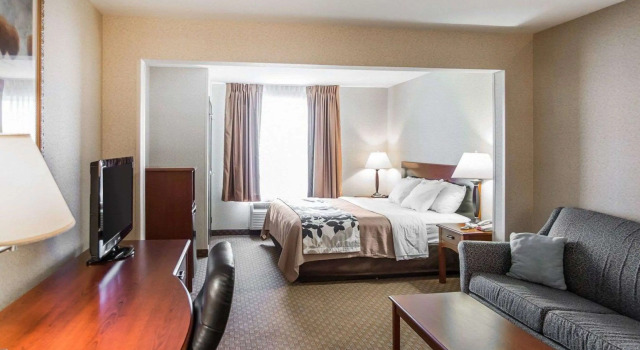 Двухместный люкс Rodeway Inn & Suites Salina South