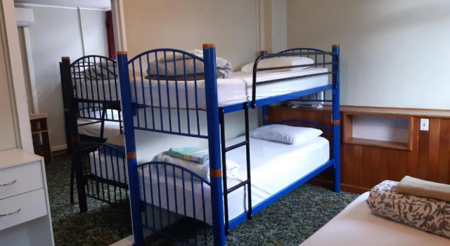 Кровать в общем номере Ariki Backpackers