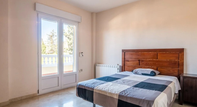 Modern Holiday Home in El Puntal With Swimming Pool, Rezervați Hotel Padul Granada