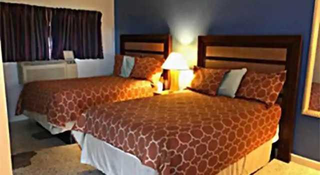 Четырёхместный номер Standard Tropicana Motel Wauchula