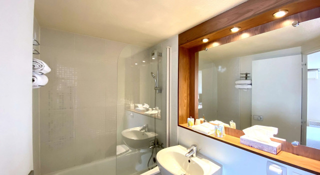 Трёхместный номер Standard Kyriad Montargis Amilly