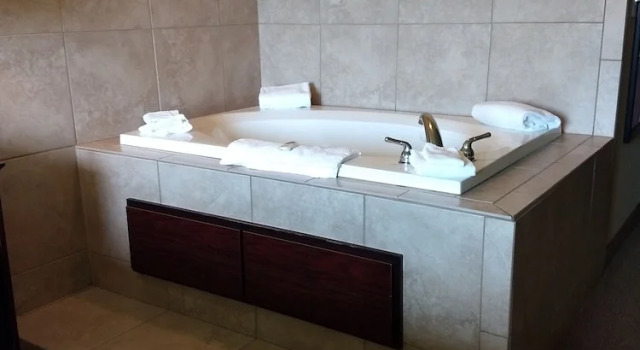 Люкс AmeriVu inn and Suites - Crookston