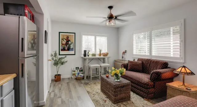 Апартаменты Hot Tub & Grill: Pet-friendly Apt, Walk to Midtown