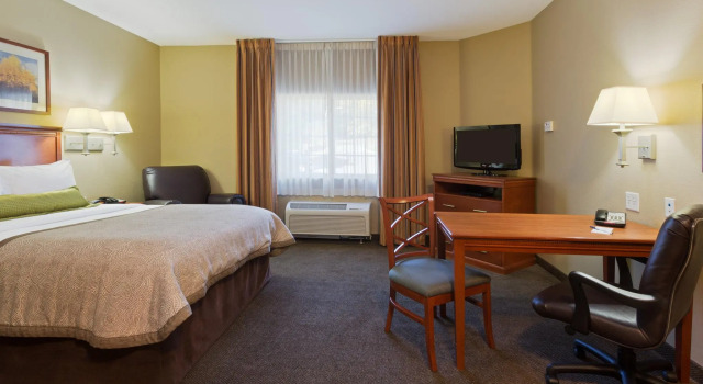 Двухместный люкс Candlewood Suites Tallahassee by IHG