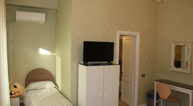 Flavia B&B, Забронировать Отель «постель и завтрак» Отели Констанцы с парковкой, рядом с Площадь Овидия, Парковка