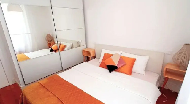 Номер Comfort Hola Lisbon Suites