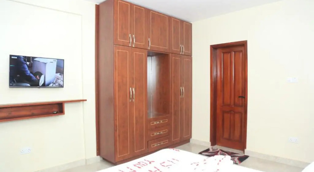 Spacious Luxury Condo in Muyenga 24hr Security, Prenota Hotel Muyenga 