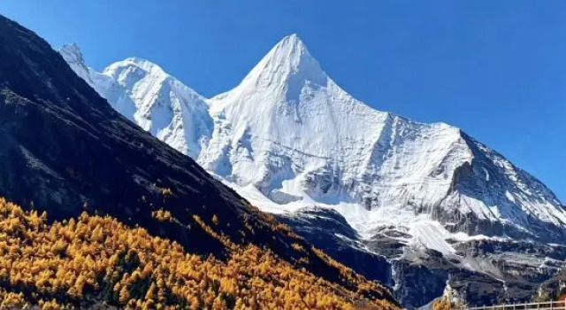 Daocheng Yading starry sky  hotel, Prenota Hotel Daocheng Sichuan