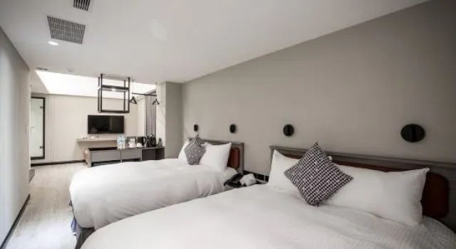Четырёхместный номер Standard Voyager Hotel