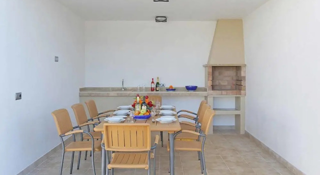 Villa Betty, Book Villa Hoteller i Cala en Blanes med parkering, Parkering