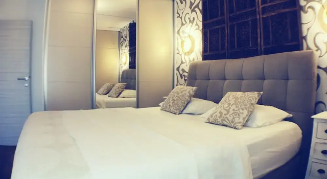 City Apartment near Å½njan Beach, Prenota Appartamento Splitska 