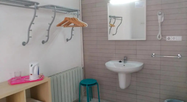Трёхместный номер Standard Hostal River