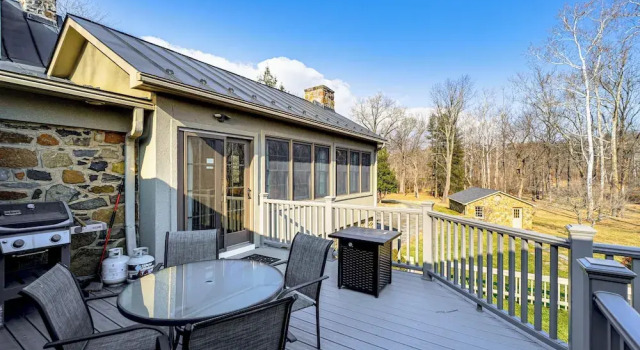 Коттедж Aldie Home w/ Private Pool: Near Wineries!