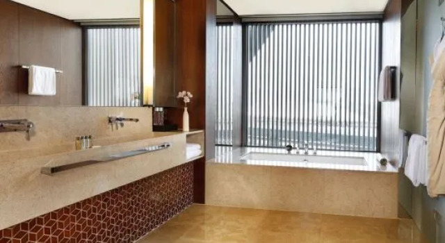 Люкс Bay Breeze Hotel