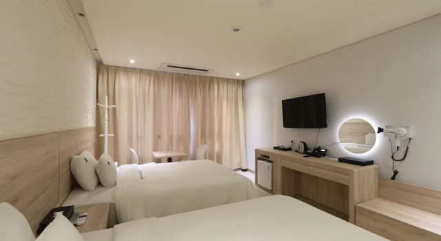 Двухместный семейный номер Standard с видом на город Hotel The Sea Star