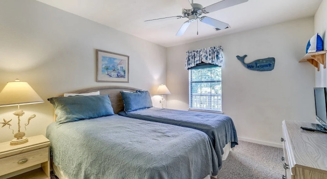 Fifty-seven Sea Ii This Spacious And Beautiful Condo Overlooking Pond And 4th Hole 2 Bedroom Condo by Peace Vacations, Забронировать Отель Полис-Айленд Lowcountry, рядом с True Blue Golf Club