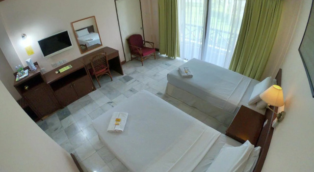 Borneo Paradise Beach Hotel