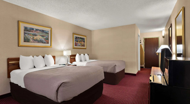 Четырёхместный номер Standard Quality Inn & Suites Craig