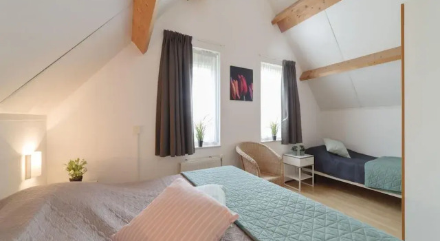 Коттедж Premium с 4 комнатами Nice Holiday Home With Washing Machine, in a Holiday Park 200m. From the Beach