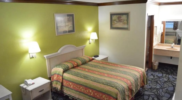 Двухместный номер Standard Economy Inn - Akron