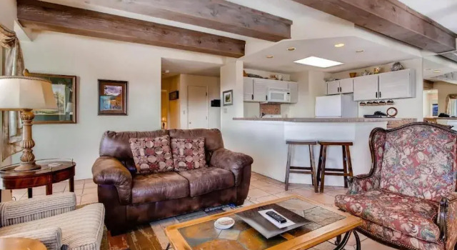 The Plaza Condominiums, A Vail Resorts Property, Забронировать Курортный отель Крестед-Бьютт Crested Butte Mountain, рядом с Горнолыжный курорт Crested Butte