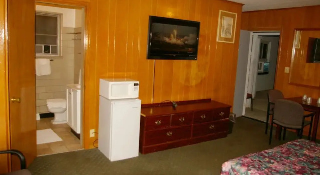 Шестиместный номер Standard Kenwood Motel