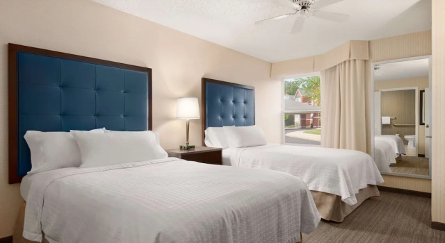 Четырёхместный номер Standard с красивым видом из окна Homewood Suites by Hilton Wilmington-Brandywine Valley