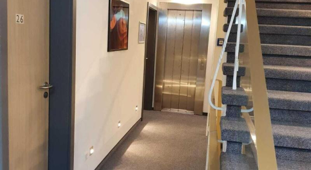 Hotel BaWü, Забронировать Отель Отели Штутгарта с парковкой, рядом с Церковь Стифтскирхе, Парковка