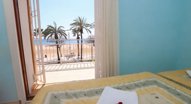 Golondrina, Varaa Hotelli Cambrils El Baix Camp