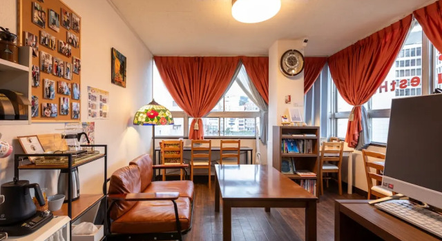Кровать в общем номере Almas Guest House(アルマス）