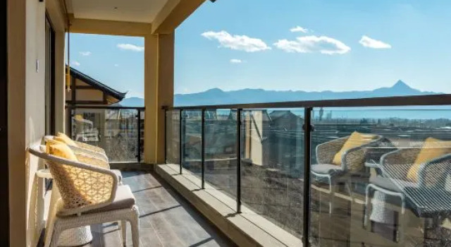 Люкс Lijiang Jinlin Howard Johnson Hotel (Shuhe Ancient Town Shop)
