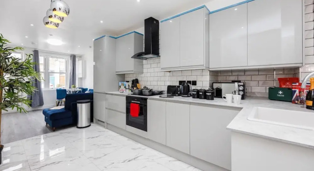 Апартаменты London Luxury Ground Floor Apartment