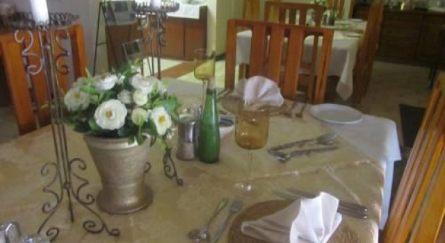 Thatchers Guest House, Забронировать Гостевой дом Эмалахлени Мпумаланга