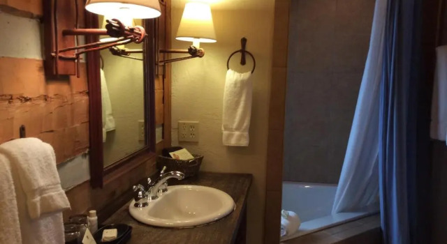 Номер Deluxe Dancing Bear Lodge