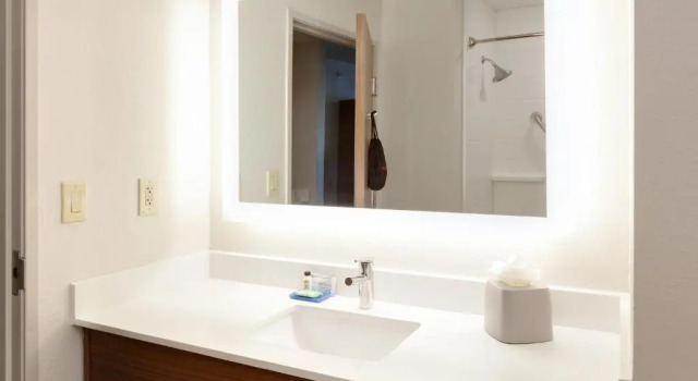 Run of House Holiday Inn Express & Suites San Antonio NW near SeaWorld by IHG