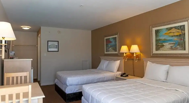 Номер Standard с видом на бассейн The Admiral Hotel/Motel