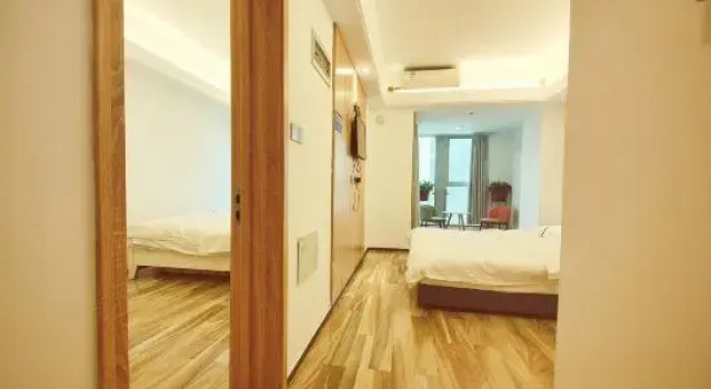 Люкс Yiju Homestay (Zhengzhou Longzihu Subway Station)