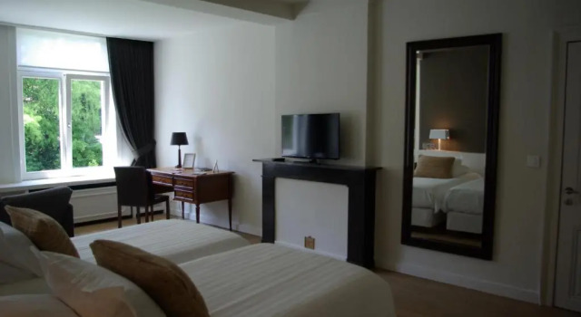 Люкс Superior с видом на сад B&B Huyze Weyne