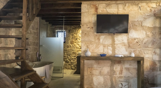 Четырёхместный номер Standard с видом на город Trinity Boutique Hotel