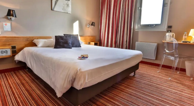 Двухместный номер Standard Contact Hôtel Solana, Niort MendesFrance