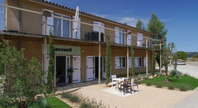 Val Saint Georges, Book Hotel Saint-Georges-de-Luzencon Aveyron
