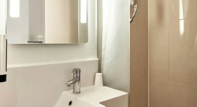 Четырёхместный номер Standard B&B HOTEL Paris Saint-Denis Pleyel