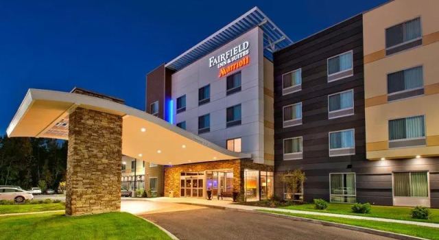 Кровать в общем номере Fairfield Inn & Suites by Marriott Plattsburgh