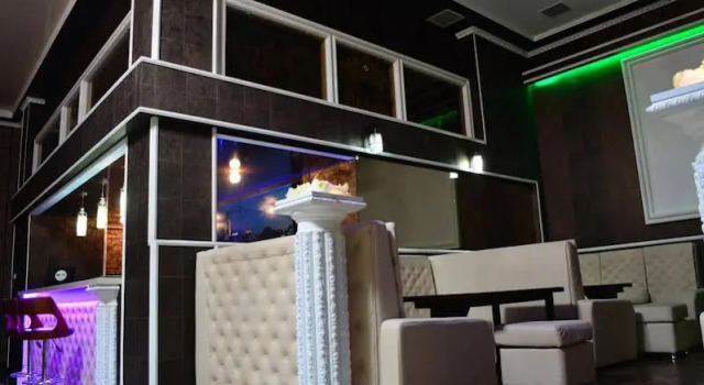 Grand Royal Hotel, Забронировать Отель Мтацминда Тбилиси, рядом с Tеатр имени Марджанишвили
