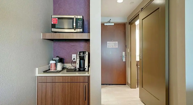 Четырёхместный номер Premium Hilton Garden Inn Edmond / Oklahoma City North, OK