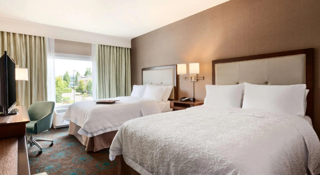 Четырёхместный номер Standard Hampton Inn & Suites Portland/Hillsboro-Evergreen Park