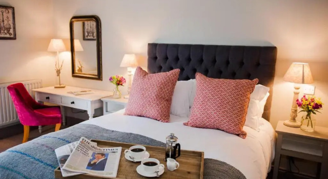 Номер Standard The White Hart, Overton