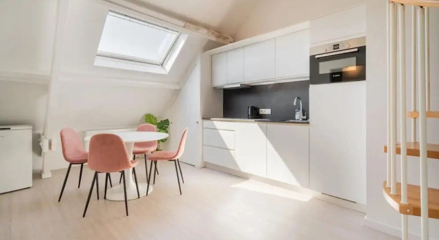 Cosy 1-bedroom Apartment, Antwerp, Забронировать Апартаменты/квартира Антверпен провинция Антверпен, рядом с Metro Groenplaats