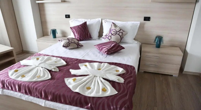 Двухместный номер Standard с балконом Kharisma Hotel