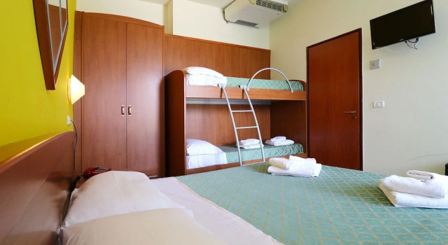 Четырёхместный номер Standard Nirvana Club Village